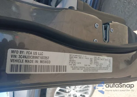 2022 Jeep Compass Limited 4X4 z USA, uszkodzony, nr VIN 3C4NJDCB9NT107257